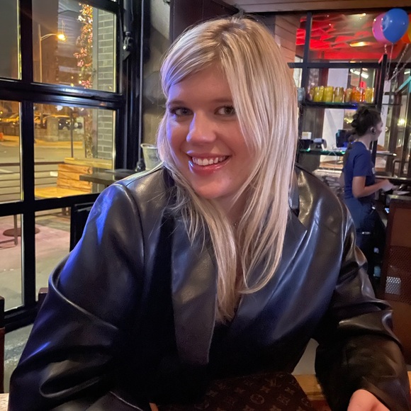 Meet your Posher, Ally - Picture 1 of 1